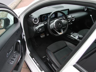Mercedes-Benz A-Klasse Mercedes-Benz A-Klasse A35 AMG 306pk 4MATIC | Pano | Burmester - afbeelding nr 5