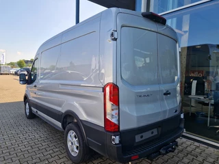 Ford Transit Ford Transit 330 2.0 TDCI L2H2 Trend 170 PK Nieuw | SYNC 4 scherm | Driver assistance pack | Trekhaak | Stoelverwarming | Elektrisch vertelbare stoel | Safety & comfort pack 1 |16 inch lichtmetalen velgen | Reservewiel - afbeelding nr 3