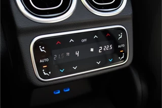 Mercedes-Benz C-Klasse Mercedes-Benz C-Klasse Estate 300e AMG | VOL OPTIE! | Burmester | HuD | Pano - afbeelding nr 21
