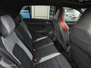 Volkswagen Golf Volkswagen Golf 2.0 TSI GTI Black Style Panorama/HUD/H&K/Leder - afbeelding nr 31