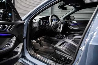 BMW 1 Serie BMW 1-serie M135i xDrive High Executive Edition | Panodak | HUD | H&K | Leder | NL auto | - afbeelding nr 5