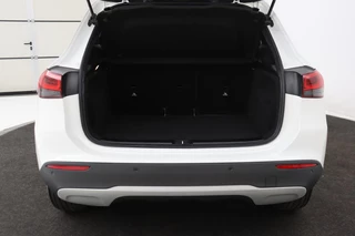 Mercedes-Benz GLA Mercedes-Benz GLA-klasse 250e Style | Adaptive cruise | Carplay |  Stoelverwarming | Camera | Half leder | Full LED | Park Assist | Widescreen | Climate control - afbeelding nr 10