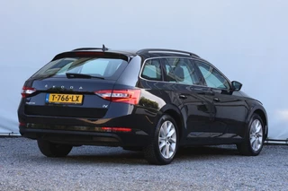 Škoda Superb Škoda Superb Combi 1.4 TSI iV Business Edition - 218 pk **Carplay / Led / Navi - afbeelding nr 4
