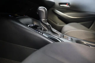 Toyota Corolla Toyota Corolla 1.8 Hybrid Business Plus / Aut / Camera / Acc / Lane Assist / Dode Hoek / Massage / Stoelverkoeling / Led / 17 Inch - afbeelding nr 15