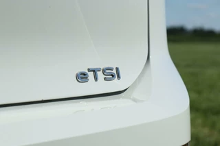 Volkswagen Golf Volkswagen Golf 8 1.5 eTSI / 3x R-Line / DSG / DAB / CarPlay / Navi / 150pk / LED / 18