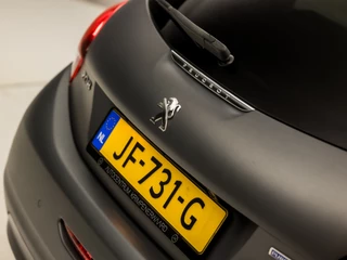 Peugeot 208 Peugeot 208 1.2 PureTech Sport (PANORAMADAK, APPLE CARPLAY, GROOT NAVI, CAMERA, CLIMATE, SPORTSTOELEN, GETINT GLAS, CRUISE, NIEUWSTAAT) - afbeelding nr 31