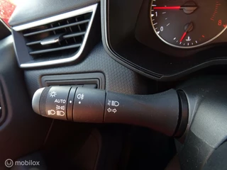 Renault Clio Renault Clio 1.0 TCe Evolution Camera, Navi, Apple CarPlay & Android Climate-control PDC-Sensoren ETC.ETC. - afbeelding nr 14