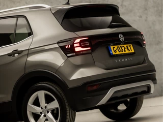 Volkswagen T-Cross Automaat (VIRTUAL COCKPIT, APPLE CARPLAY, GROOT NAVI, CLIMATE, LED KOPLAMPEN, SPORTSTOELEN, CAMERA, GETINT GLAS, KEYLESS, NIEUWSTAAT) - afbeelding nr 11