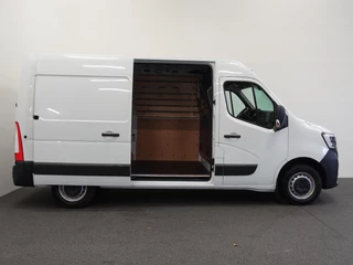 Renault Master Renault Master T33 2.3 dCi 135 L2H2 BPM VRIJ ! Airco Cruise control Parkeersensoren Navigatie Trekhaak - afbeelding nr 35
