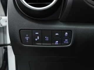 Hyundai Kona Hyundai Kona EV Premium 64 kWh | Navigatie | Camera | Stoelventilatie - afbeelding nr 25