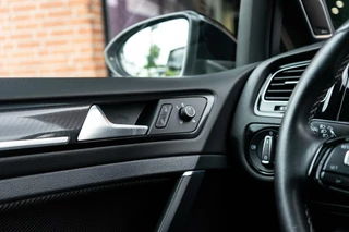Volkswagen Golf Volkswagen Golf 2.0 TSI 4Motion R Pano / Dyn / DCC - afbeelding nr 26