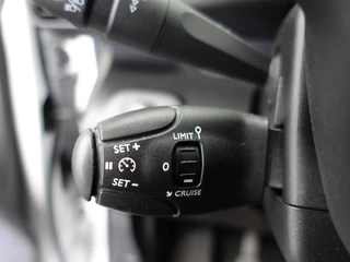 Peugeot Partner Peugeot Partner 100pk L1 Navigatie Apple Carplay Trekhaak Parkeersensoren Camera  Cruise control - afbeelding nr 21