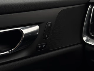 Volvo V60 Volvo V60 2.0 B4 Aut. 197pk MHEV R-Design | Navi | Camera | Trekhaak | Memory | - afbeelding nr 36