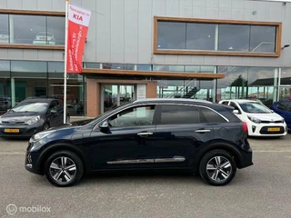 Kia Niro Kia Niro 1.6 GDi PHEV DynamicPlusLine  55km volledig electrisch rijden  Hierna hybride , Navigatie , Camera , Parkeerhulp voor & achter , Diep donker blauw metaallak , fabrieks garantie - afbeelding nr 2