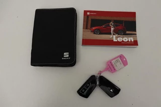 SEAT Leon SEAT Leon 1.0 TSI FR Launch Edition | Carplay |  Stoel & stuurverwarming | Adaptive cruise | Camera | Full LED | Keyless | Navigatie | Park Assist - afbeelding nr 17