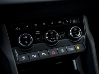 Škoda Karoq Škoda Karoq 1.5TSi ACT 150pk DSG Style Business | Leer | Navi  & App-Connect | 18
