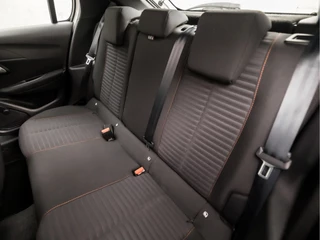 Peugeot 208 Peugeot 208 1.2 PureTech Sport (APPLE CARPLAY, NAVIGATIE, 360 CAMERA, PARKEERSENSOREN, LM VELGEN, SPORTSTOELEN, CRUISE, LANE ASSIST, NIEUWE APK, NIEUWSTAAT) - afbeelding nr 15