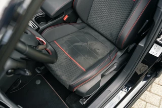 Volkswagen Golf Volkswagen Golf 2.0 TSI GTI Clubsport Pano HK DSG LED HUD - afbeelding nr 31