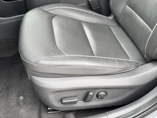 Hyundai IONIQ Hyundai IONIQ Premium EV 38 kWh Adaptive cruise control Climate control Stoel- en stuurverwarming Achterbankverwarming Snelladen - afbeelding nr 34
