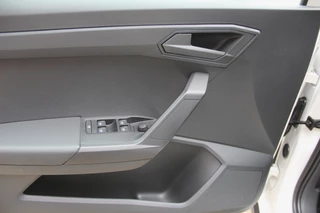 SEAT Arona SEAT Arona 1.0 TSI Reference | CarPlay | Camera | Navi | Airco | Cruise | Lane assist | Front assist | Seat connect | LMV18'' Goede banden | Rijdt erg zuinig | Hoge instap | Zeer nette auto - afbeelding nr 27