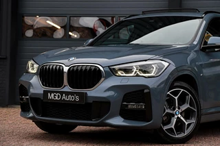 BMW X1 BMW X1 sDrive18i M-Sport M-Pakket /LED/PANODAK/GROOT NAVI/STOELVERW./TREKHAAK/ACC/LEDER! - afbeelding nr 5