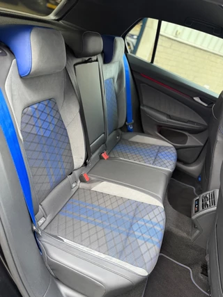 Volkswagen Golf Volkswagen Golf 2.0 TSI R 4Motion|Akrapovic|Panorama|Performance - afbeelding nr 38