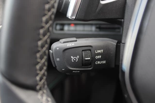 Peugeot 5008 Peugeot 5008 1.2 Hybrid Allure Pack Business 7p. / Camera / Half leder / Navigatie / 18'' / Keyless / Dodehoek / Stoelverwarming / Cruise Control - afbeelding nr 31