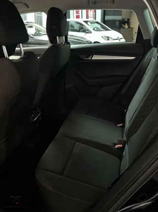 Škoda Karoq Skoda Karoq 1.0 TSI 110 pk handg. Buss. Edition | Navi | Cruise | PDC | CarPlay | Clima | DAB+ | Keyless | Org. NLD. | - afbeelding nr 46