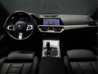 BMW 3 Serie [SCHUIFKANTELDAK, VOL LEDER, DIGITAL DASH, HARMAN KARDON, M-STUUR, APPLE CARPLAY, ANDROID, LED, GROOT NAVIGATIE, NIEUWSTAAT] - afbeelding nr 8