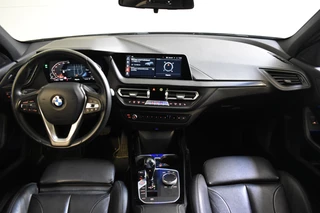 BMW 1 Serie LEDER/NAVI/CARPLAY - afbeelding nr 2