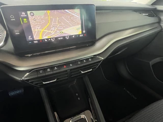 Škoda Octavia Škoda Octavia Combi 1.0 e-TSI Automaat Business Edition Navi Trekhaak Camera Carplay ACC DAB Stoel + Stuurverwarming Keyless Getint Glas NL Auto - afbeelding nr 14