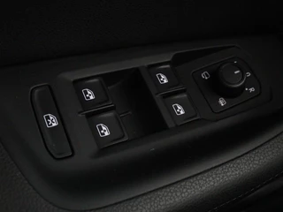 Volkswagen Passat Volkswagen Passat 1.4 TSI GTE | Panoramadak | Stoelverwarming |  Trekhaak | Adaptive cruise | Camera | Carplay | Leder/Alcantara | Full LED | Virtual Cockpit - afbeelding nr 35