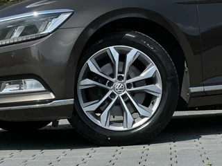 Volkswagen Passat Volkswagen Passat Variant 1.8 TSI HIGHLINE FACELIFT, PANO, NAVI, CRUISE, LEDER/ALCANTARA, ECC-AIRCO, DIGITAL, KEYLESS, ERGO-COMFORT, LICHTMETAAL 17