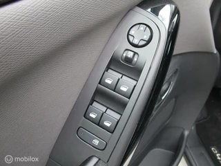 Citroën C4 Picasso Citroen C4 Picasso 1.2 PureTech Feel UNIEK! 37dkm!! Vol opties! - afbeelding nr 19