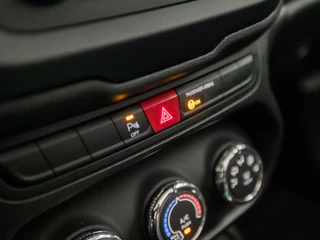 Jeep Renegade Jeep Renegade 1.4 MultiAir Longitude 141Pk Automaat (PANORAMADAK, NAVIGATIE, CRUISE, GETINT GLAS, SPORTSTOELEN, BLUETOOTH, PARKEERSENSOREN, NIEUWE APK, NIEUWSTAAT) - afbeelding nr 11