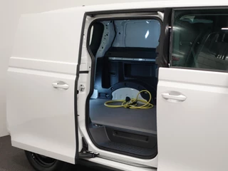 Volkswagen ID. Buzz Cargo Volkswagen ID. Buzz Cargo 77 kWh 204pk Trekhaak 3zits LED Cruise control Navigatie/ Apple Carplay Achterklep - afbeelding nr 7