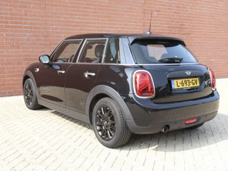 MINI One Mini Mini 1.5 One Automaat Business Edition | Navigatie | PDC | Cruise Control | Airco | 17