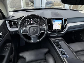 Volvo XC60 Volvo XC60 2.0 B5 Momentum Exclusive |Pano|Carplay|Leer|Memory|AutoPilot|HUD|El.Trekhaak|19