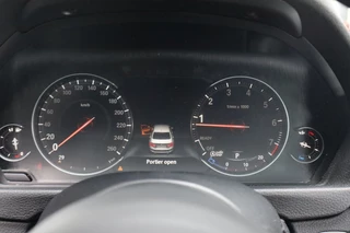 BMW 3 Serie BMW 3 Serie 320i MSp. Exec. I Geen Import I M Pakket I Leder I Navi I Stoelv - afbeelding nr 13