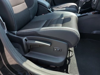 Renault Mégane Renault Mégane 1.2 TCe 131pk Automaat BOSE 5-Deurs | Navi | Clima | Cruise | Panorama Schuifdak | Keyless Entry | Licht+Regensensor | Pdc V+A+Camera | Stoelverwarming | Privacy Glass | 17''lm - afbeelding nr 31
