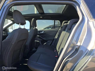 Ford Focus Ford Focus Wagon 1.5 EcoB ST Line X Full Options Pano/ACC/HUD/Winterpakket/Led - afbeelding nr 15