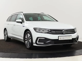 Volkswagen Passat Volkswagen Passat 1.4 TSI PHEV GTE | Stoelverwarming | Massage |  Carplay | Camera | Adaptive cruise | Matrix LED | Navigatie | Memory | Sfeerverlichting - afbeelding nr 39