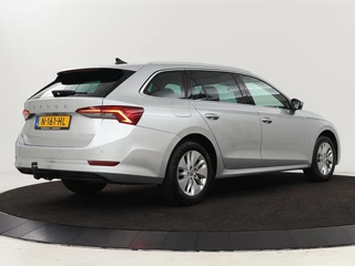Škoda Octavia Skoda Octavia Combi 1.0 TSI Business Edition | Stoelverwarming |  Trekhaak | Adaptive cruise | Elektrische achterklep | Carplay | Sfeerverlichting - afbeelding nr 33