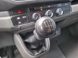 Volkswagen Crafter Volkswagen Crafter 35 2.0 TDI L3H3 Trendline AIRCO / CRUISE CONTROLE / CAMERA / EURO 6 / L2H2 - afbeelding nr 27