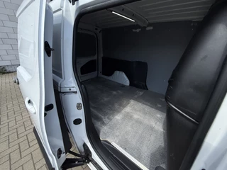 Opel Combo Automaat/cruise control/navigatie systeem - afbeelding nr 16