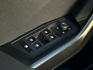 Volkswagen T-Roc Volkswagen T-Roc 1.5 TSI Style Business | Adaptive Cruise Control | Apple CarPlay/Android Auto | Climate Control | Camera - afbeelding nr 28