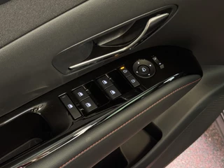 Hyundai Tucson Hyundai Tucson NIEUWE AUTO 1.6 T-GDI PHEV 252PK 4WD N-LINE SKY PANO. 360.CAMERA ELEK.KLEP ELEK.STOEL/GEHEUG.VERWARMD SUBWFR 19''LMV ZWARTE HEMEL HEADUP STOELKOELING STUURVERW. PLUG IN HYBRIDE - 5 JAAR GARANTIE 4X4 - afbeelding nr 24