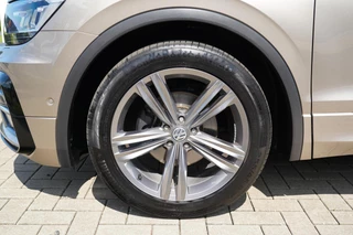 Volkswagen Tiguan Volkswagen Tiguan 1.4 TSI 4Motion Highline Business R - Trekhaak - Standkachel - Stoelverwarming & stuurwielverwarming - Parkeercamera - Climate Control - Cruise Control - LED - - afbeelding nr 5
