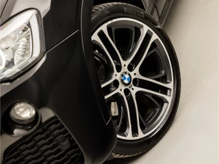 BMW X4 BMW X4 xDrive20i M Sport High Executive 184Pk Automaat (NAVIGATIE, M PAKKET, HARMAN/KARDON, GETINT GLAS, LEDEREN SPORTSTOELEN, STOELVERWARMING, XENON, PARKEERSENSOREN, ZWART HEMEL, NIEUWSTAAT) - afbeelding nr 17