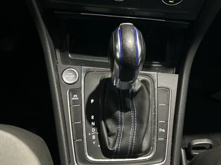Volkswagen e-Golf | Lederen Bekleding | Zwarte Velgen | Privacy Glass | Lage km. stand! | SoH (batterijcheck) 86,4 % score! - afbeelding nr 19